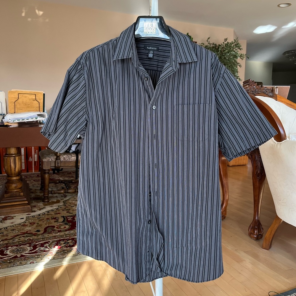 Short sleeve button up black and white stripe